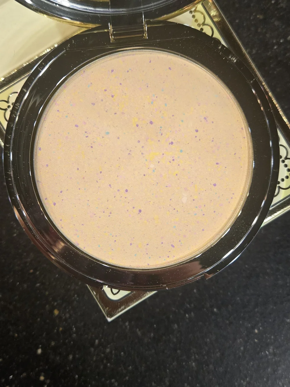 Too Faced I Want Kandee Banana Pudding Powder